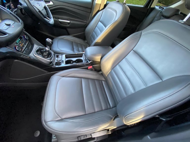 2018 Ford Kuga 1.5T EcoBoost Titanium X Euro 6 (s/s) 5dr HATCHBACK Petrol Manual