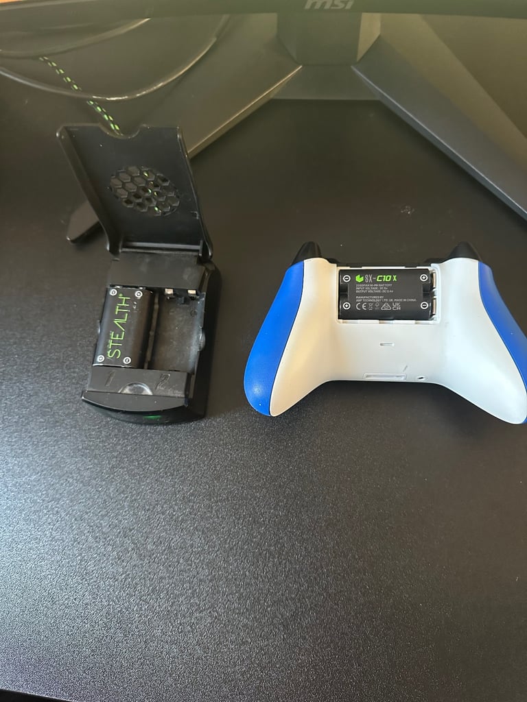 Full gaming set up. Xbox S 1tb, pad, headset, chair, monitor, table