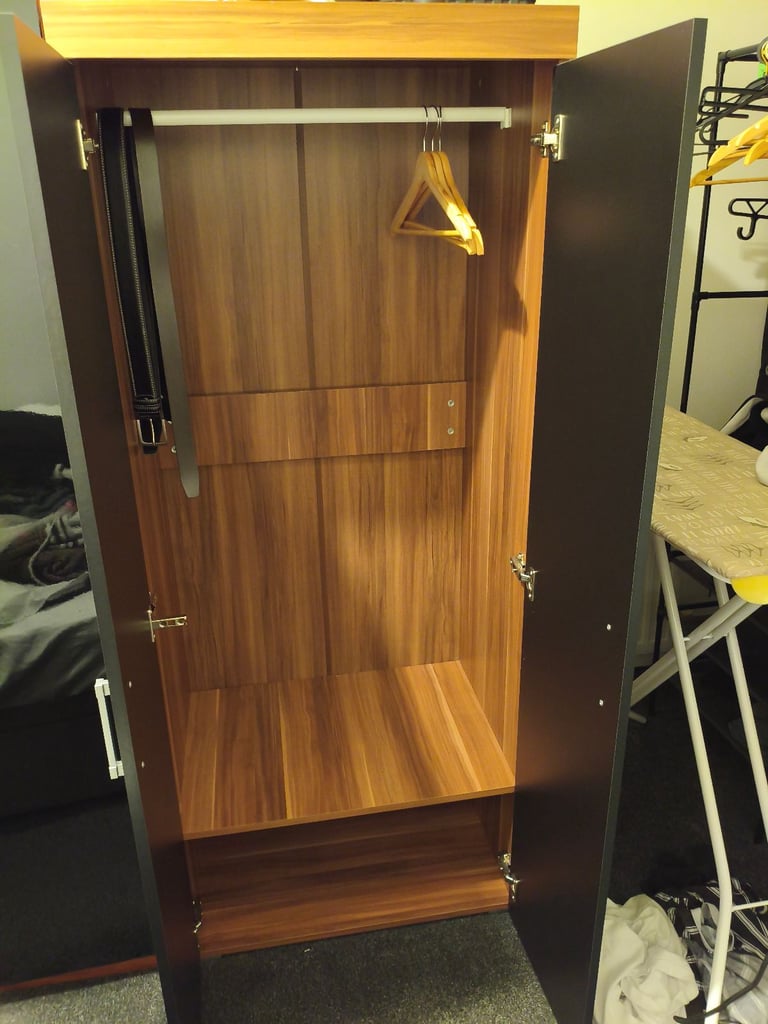 Black 2 Door Wardrobe – Excellent Condition + 5 Free Wooden Hangers/Sale