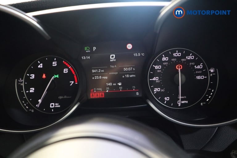 2022 Alfa Romeo Giulia 2.0 TB 280 Veloce [Performance brake] 4dr Auto Saloon Petrol Automatic