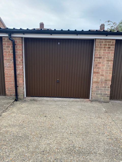 Garage/Parking/Storage to rent: Conisborough Crescent (r/o House 2), London SE6 2SR