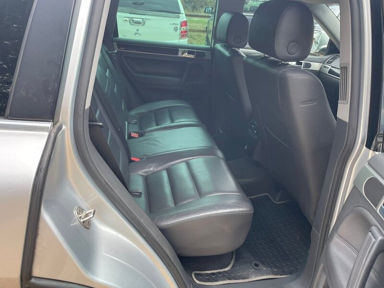 2009 Volkswagen Touareg 2.5 Touareg Altitude TDI E4 AUTO 5dr SUV Diesel Automatic