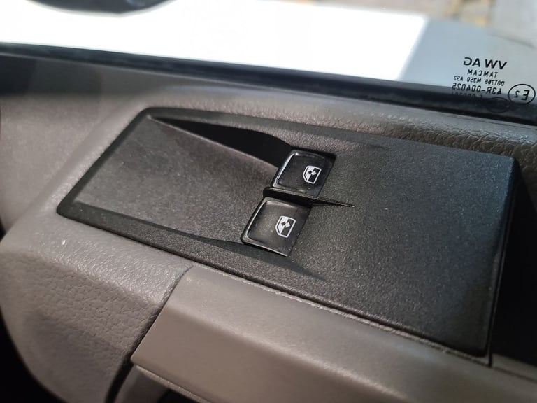 VOLKSWAGEN CRAFTER 2.0 TDI CR30 STARTLINE P/V FWD H/R 102 BHP MWB DIESEL