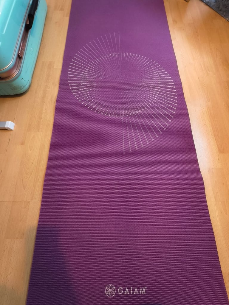 Double-sided yoga mat