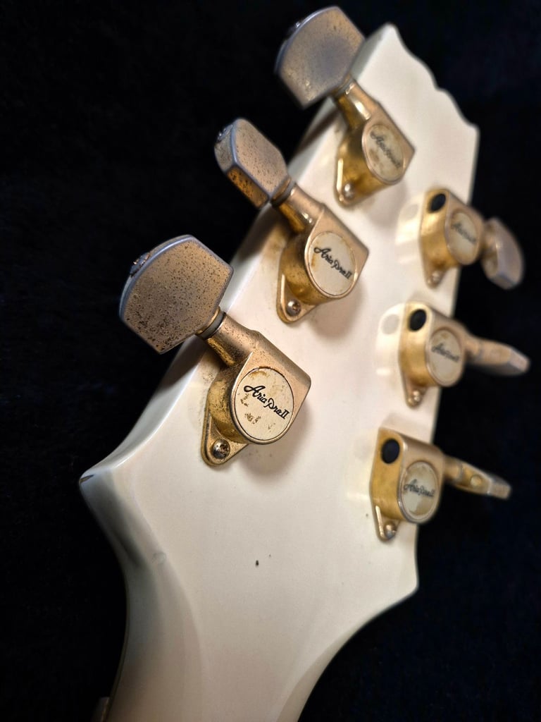 Aria Pro II FA-70T Hollowbody Vintage White 
