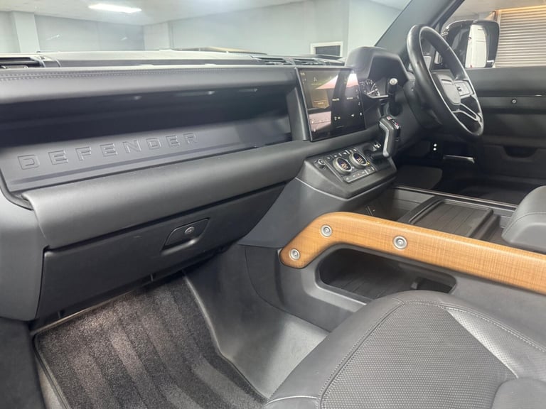 2023 Land Rover Defender 130 3.0 D300 MHEV X Auto 4WD Euro 6 (s/s) 5dr ESTATE Diesel Automatic