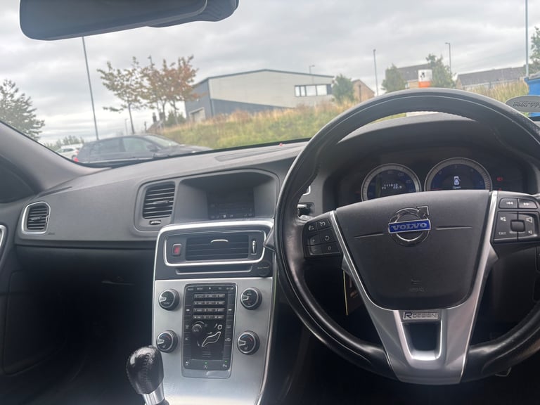 VOLVO, S60 D5 R-DESIGN, FSH, 2 OWNERS. BEAUTIFUL Saloon, 2012, Manual, 2400 (cc), 4 doors.