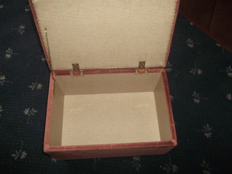 SMALL STOOL/STORAGE BOX  USED