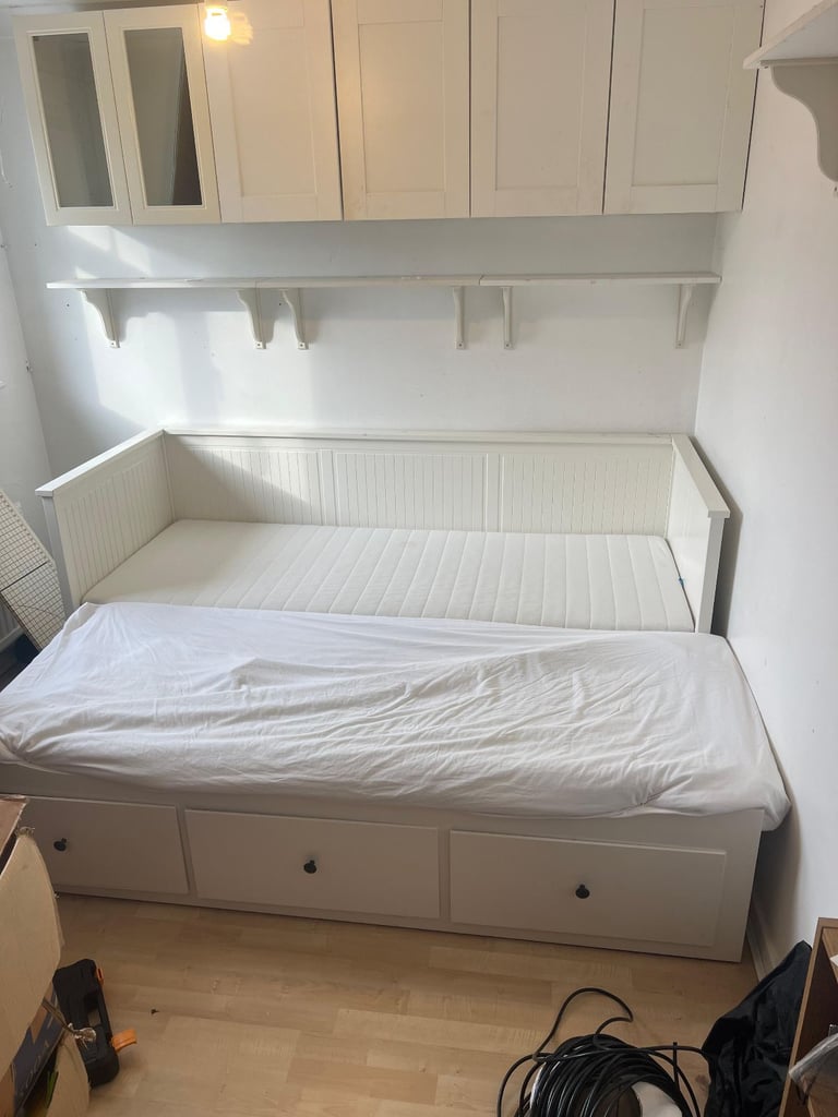 IKEA HEMNES White Day Bed: Extends to Double! (Drawers Incl.)