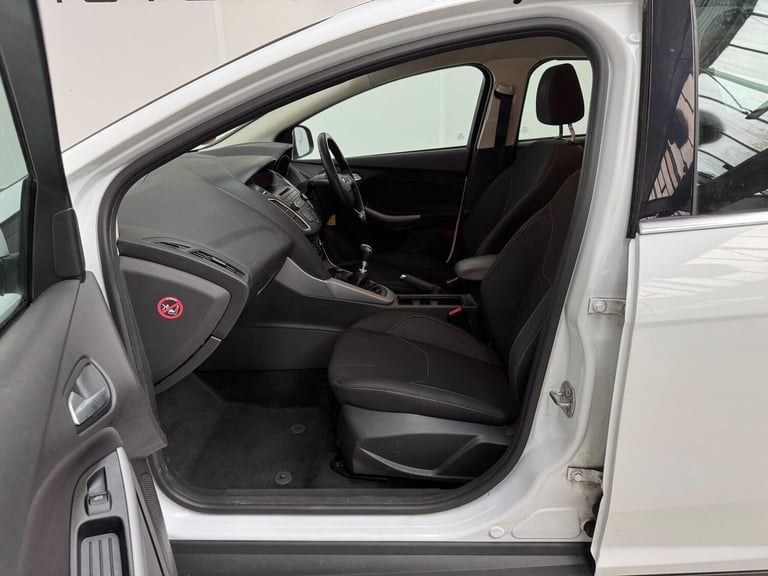 2015 Ford Focus 1.0 EcoBoost 125 Zetec 5dr HATCHBACK PETROL Manual
