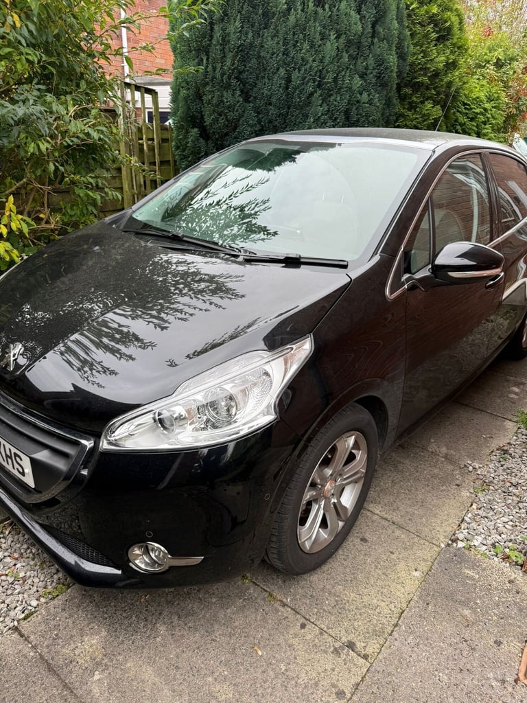 2015 Peugeot 208 1.2 VTi Roland Garros 5dr HATCHBACK Petrol Manual