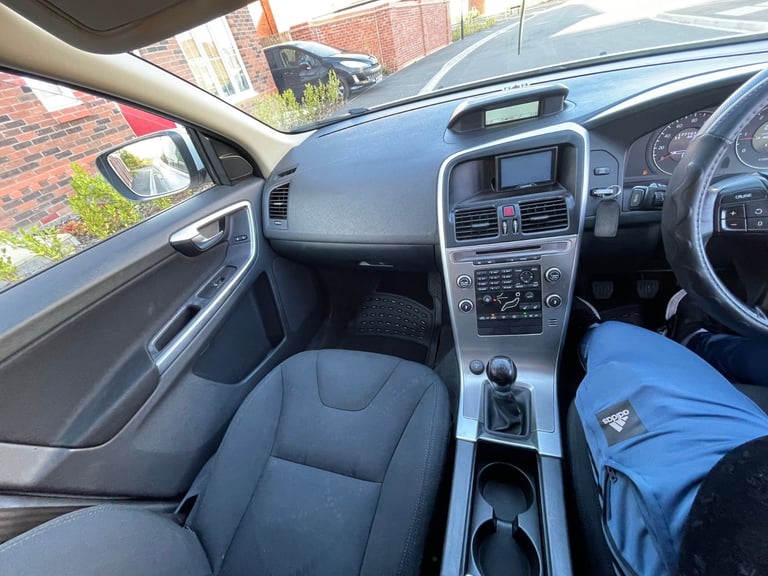 Volvo, XC60, Estate, 2009, Manual, 2400 (cc), 5 doors