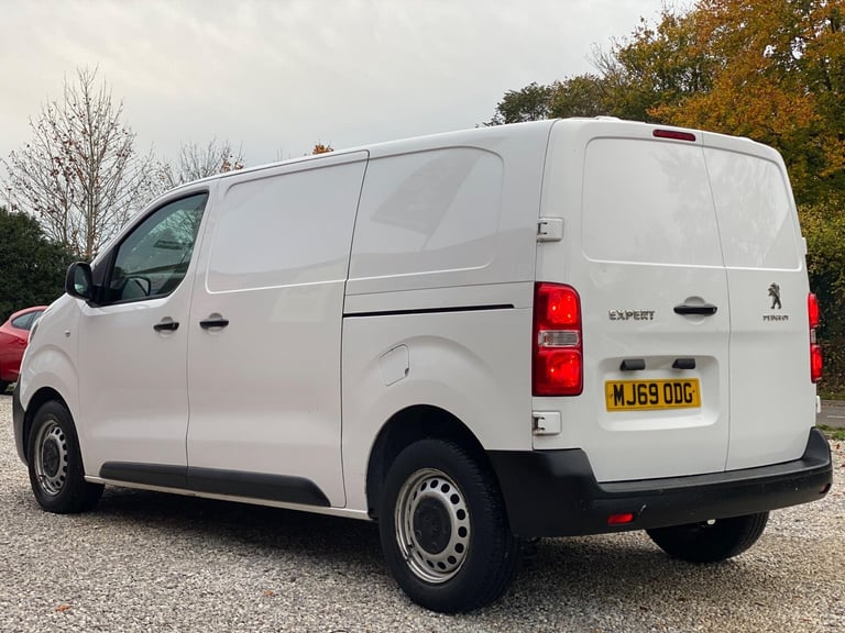2019 Peugeot Expert 2.0 BlueHDi 1400 Professional Standard Panel Van MWB Euro 6 (s/s) 6dr PANEL V...