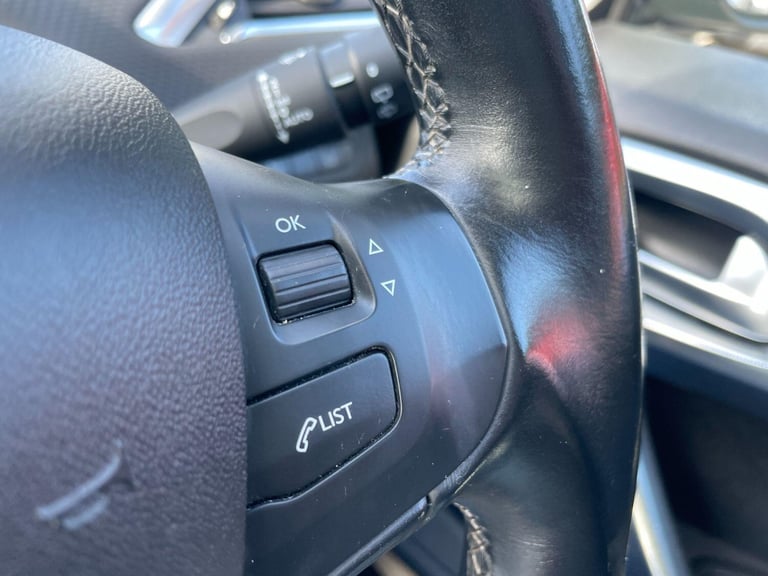 2018 Peugeot 2008 1.2 PureTech Allure Premium Euro 6 (s/s) 5dr HATCHBACK Petrol Manual