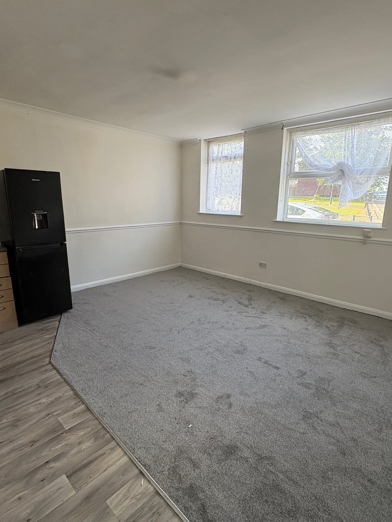 1 Bed Flat Ground Floor 