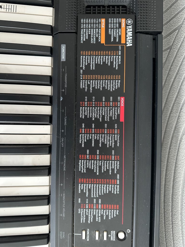 Yamaha PSR-F51 61-Key Electronic Keyboard,