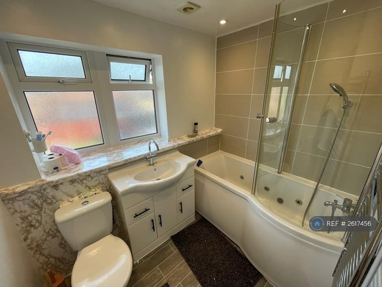 3 bedroom house in Keenan Drive, Bedworth, CV12 (3 bed) (#2617456)