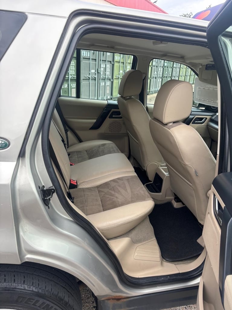 2011 Land Rover Freelander 2.2 SD4 XS 5dr Auto ESTATE Diesel Automatic