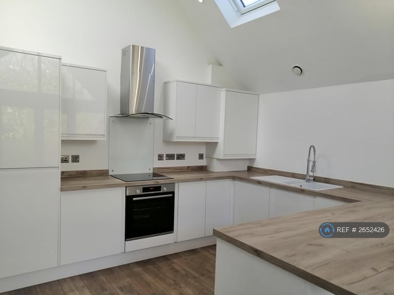 1 bedroom flat in Parkside East, Prenton, CH43 (1 bed) (#2652426)