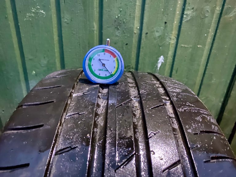 Continental sport contact 3 tyre 245 35 19 4mm