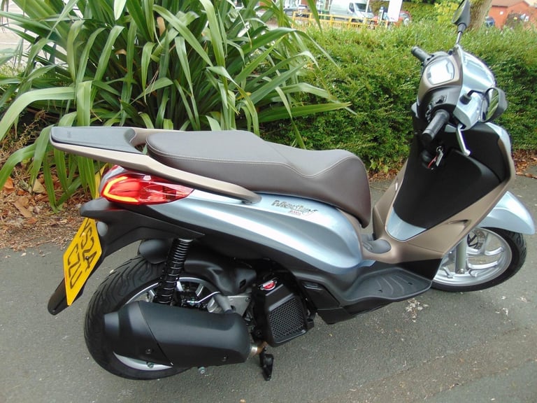Piaggio Medley 125 2024 1owner 954 dry weather miles unmarked immaculate p/ex ok