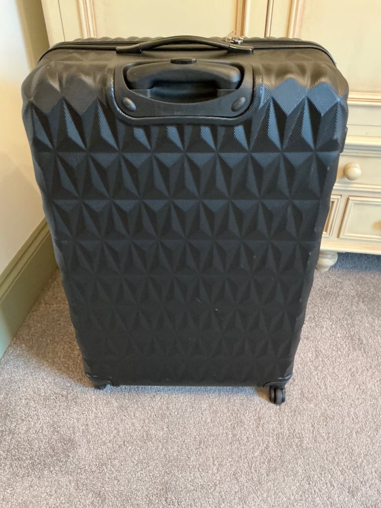 Extra large hard shell suitcase 