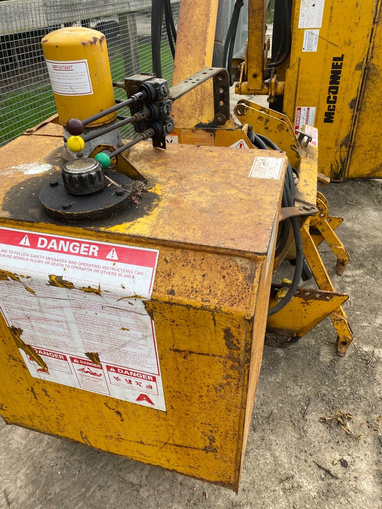 McConnell power arm PA92 hedge cutter