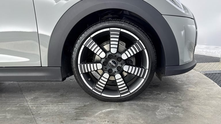 2022 MINI Hatch 1.5 Cooper Exclusive 3dr Auto Petrol Hatchback Hatchback Petrol Automatic