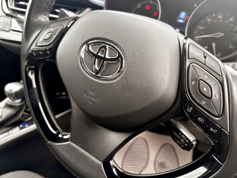 2022 Toyota C-HR VVT-h Design SUV HYBRID Automatic
