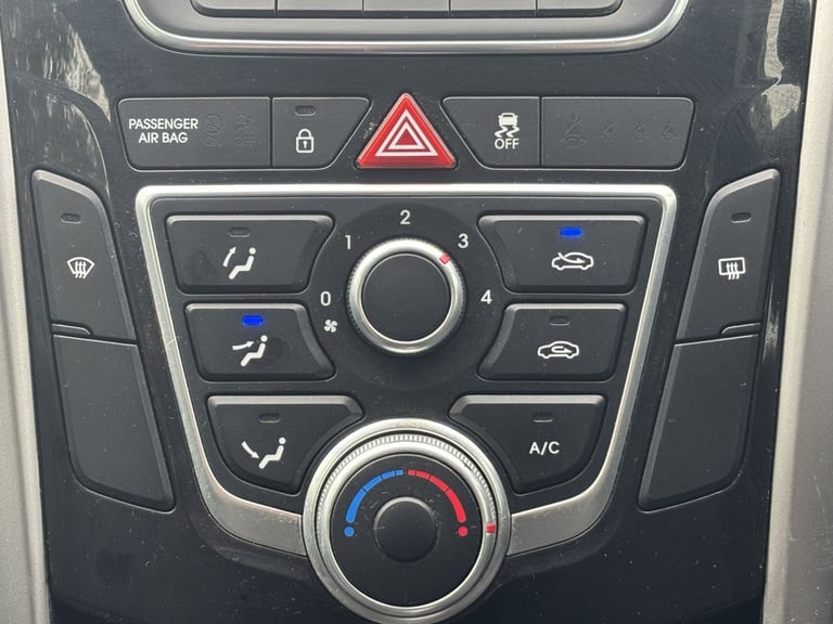 2014 14 HYUNDAI I30 1.4 ACTIVE HATCHBACK 5DR PETROL MANUAL EURO 5 (100 PS)