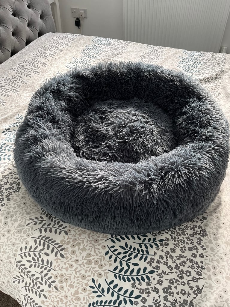 2 x Donut dog beds