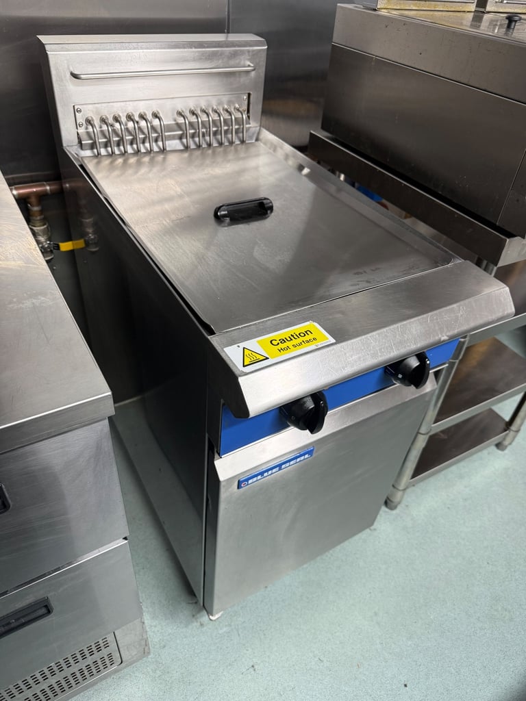 image for Refurbished Blue Seal E44 Twin Tank Fryer 3 Phase