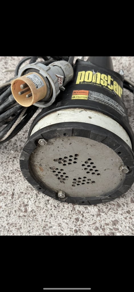 PONDSTAR. WATER PUMP,DELIVERY POSSIBLE GLASGOW TO PERTHSHIRE AREA FOR A FEE.