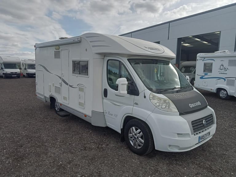 image for MOBILVETTA DESIGN 4 BERTH FIXED BED 