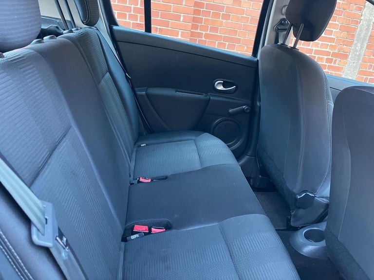 RENAULT CLIO 1.2 Expression Euro 5 5dr 2011