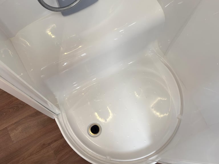 2018 Swift Freestyle EB, 4 berth with rear island bed, centre washroom, 