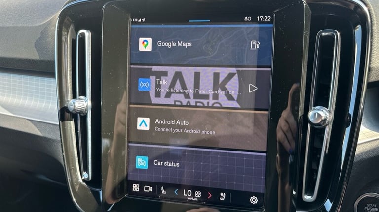 2023 Volvo XC40 Plus, B4 Mild hybrid, Petrol, Dark Estate Petrol Automatic