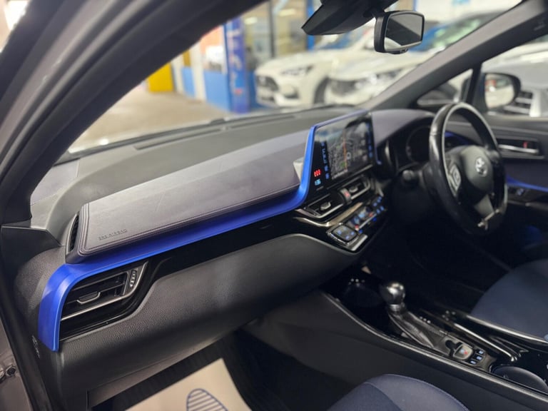2018 Toyota C-HR 1.8 VVT-h Dynamic SUV 5dr Petrol Hybrid CVT Euro 6 (s/s) (122 ps) HATCHBACK Petr...