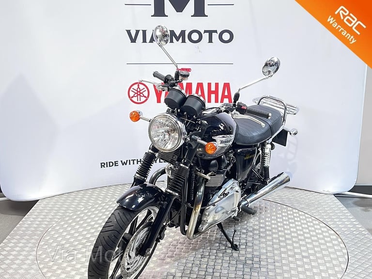 TRIUMPH BONNEVILLE 865 - 2011 - 1900 miles