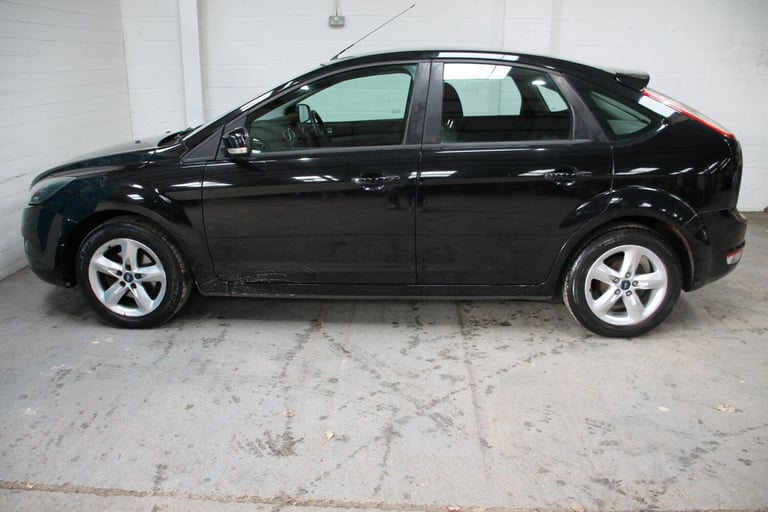 2011 Ford Focus 1.6 Zetec 5dr HATCHBACK PETROL Manual