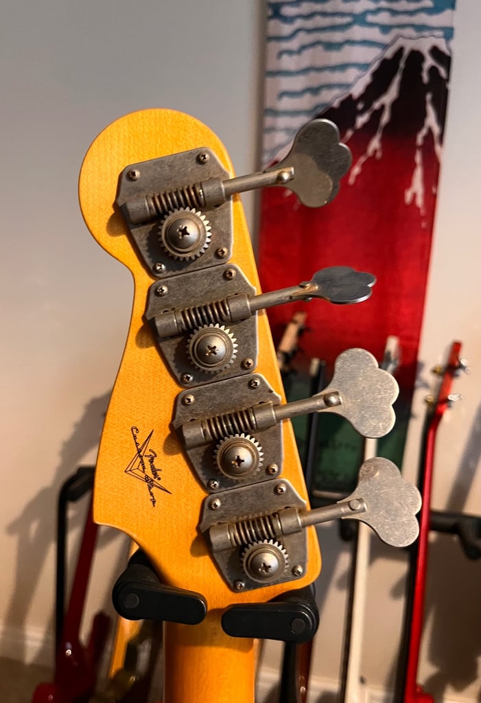 Fender Custom Shop 64 Precision.