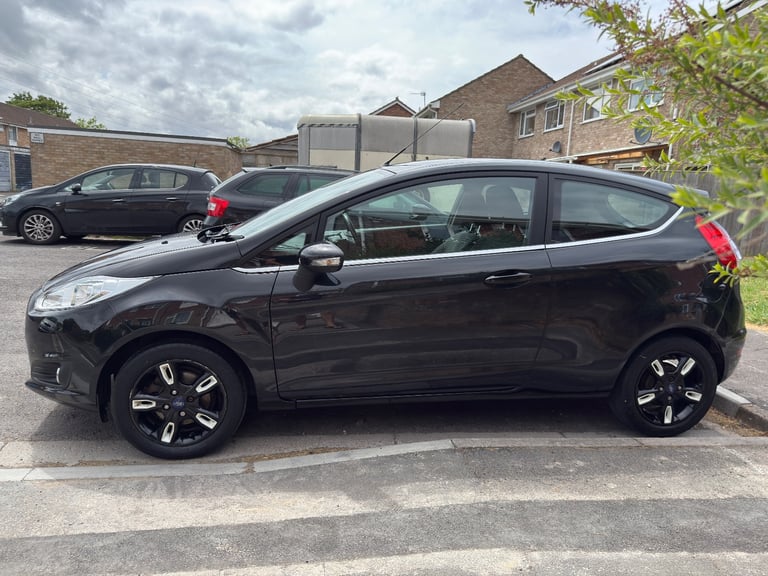 Ford, FIESTA, Hatchback, 2015, Manual, 1241 (cc), 3 doors
