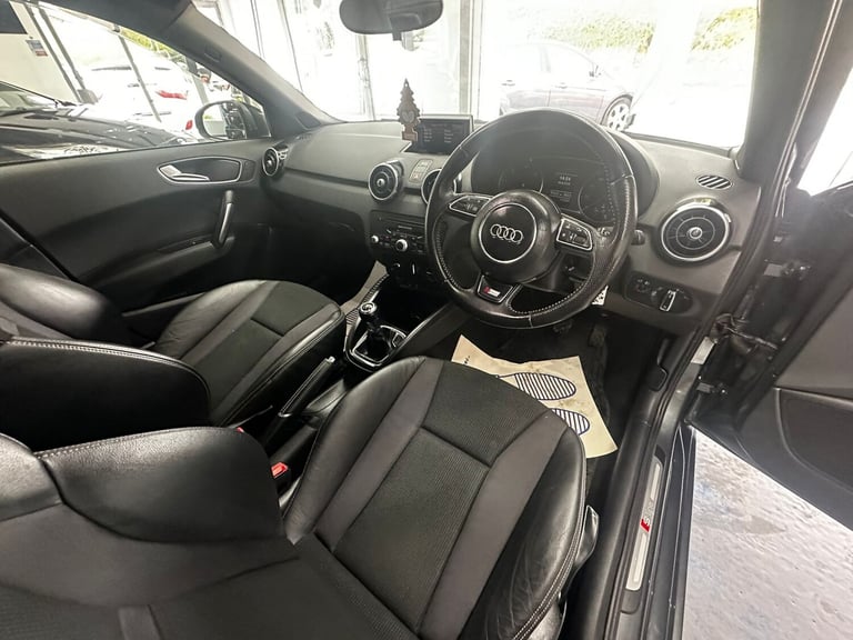 AUDI A1 1.6 TDI S line 2013