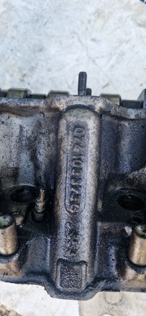 VW Volvo 2.5 Diesel Engine Cylinder Head And Valves ACV 0741033736