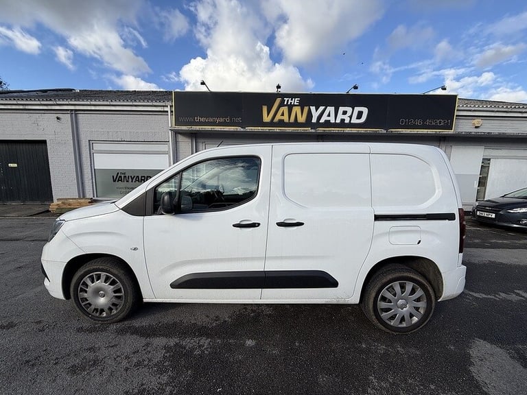 2020 Vauxhall Combo 2300 1.5 Turbo D 100ps H1 Sportive Van PANEL VAN DIESEL Manual