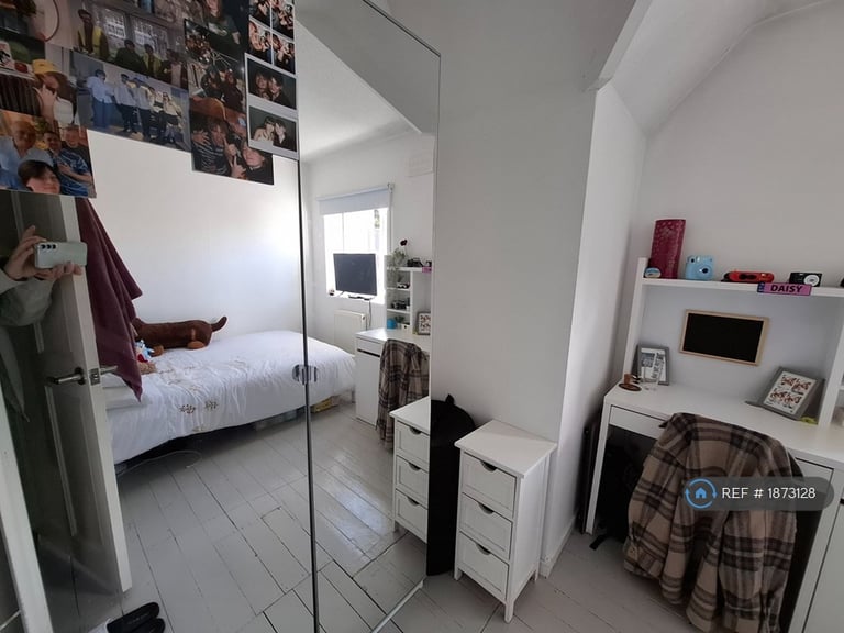6 bedroom house in Somers Close, Stanmore, SO22 (6 bed) (#1873128)