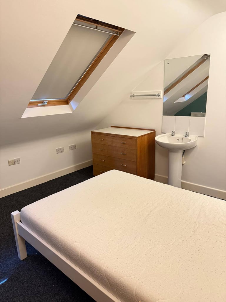 Shared Room for Rent in a Spacious, Friendly House at S6