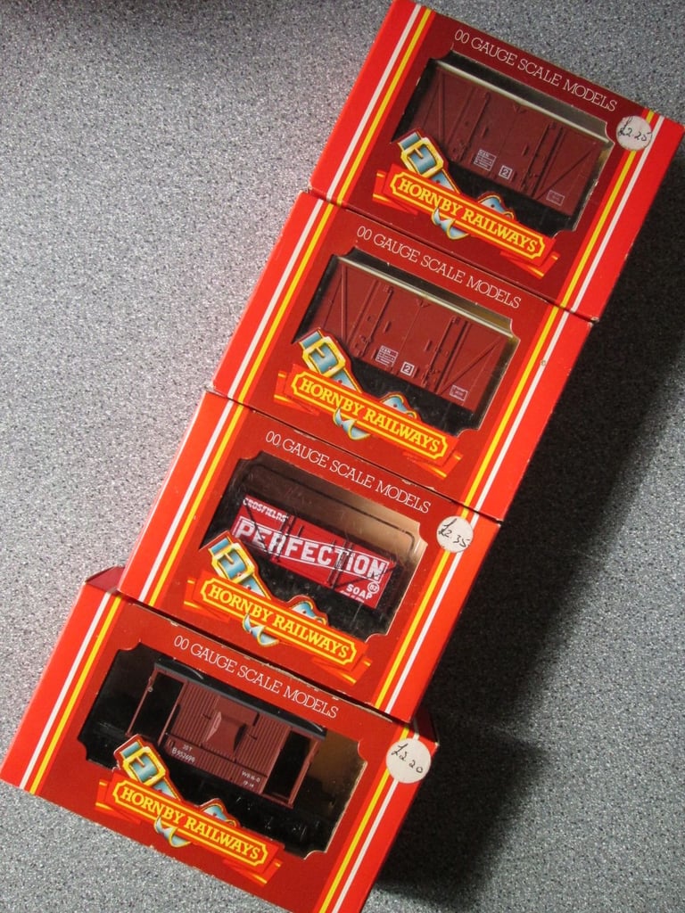 Hornby Model Railway 4 x boxed 1980s vintage goods freight wagons OO Gauge job lot