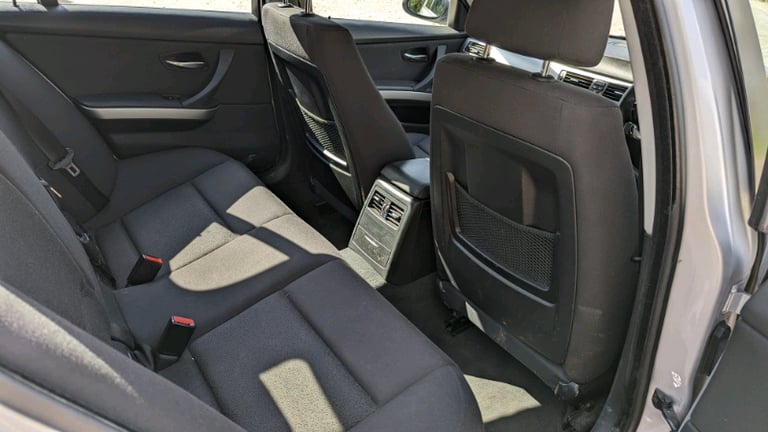 2008 BMW 325i SE Saloon Automatic. Long MOT.