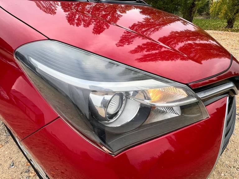 2016 Toyota Yaris 1.5 VVT-h Icon E-CVT Euro 6 5dr HATCHBACK Petrol/Electric Hybrid Automatic